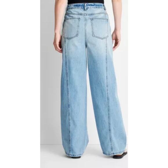 Future Collective Wide Leg Slouchy Jeans NWT Size 6 Light Wash Denim - Picture 2 of 8
